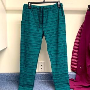 Lululemon Jet Crop Slim pant green navy
